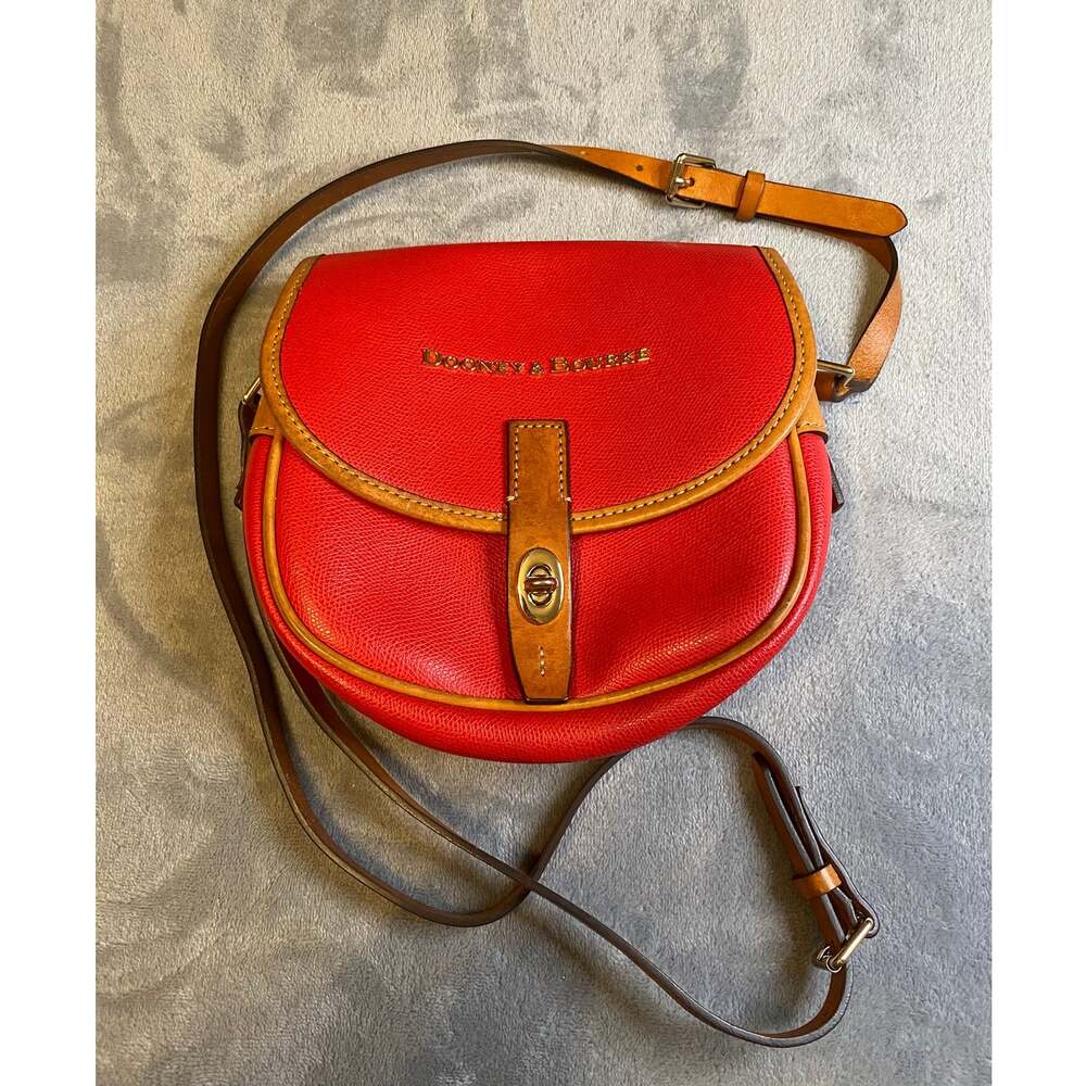 Dooney & Bourke Claremont Field Bag Red Leather Crossbody Classic Pre-Owned